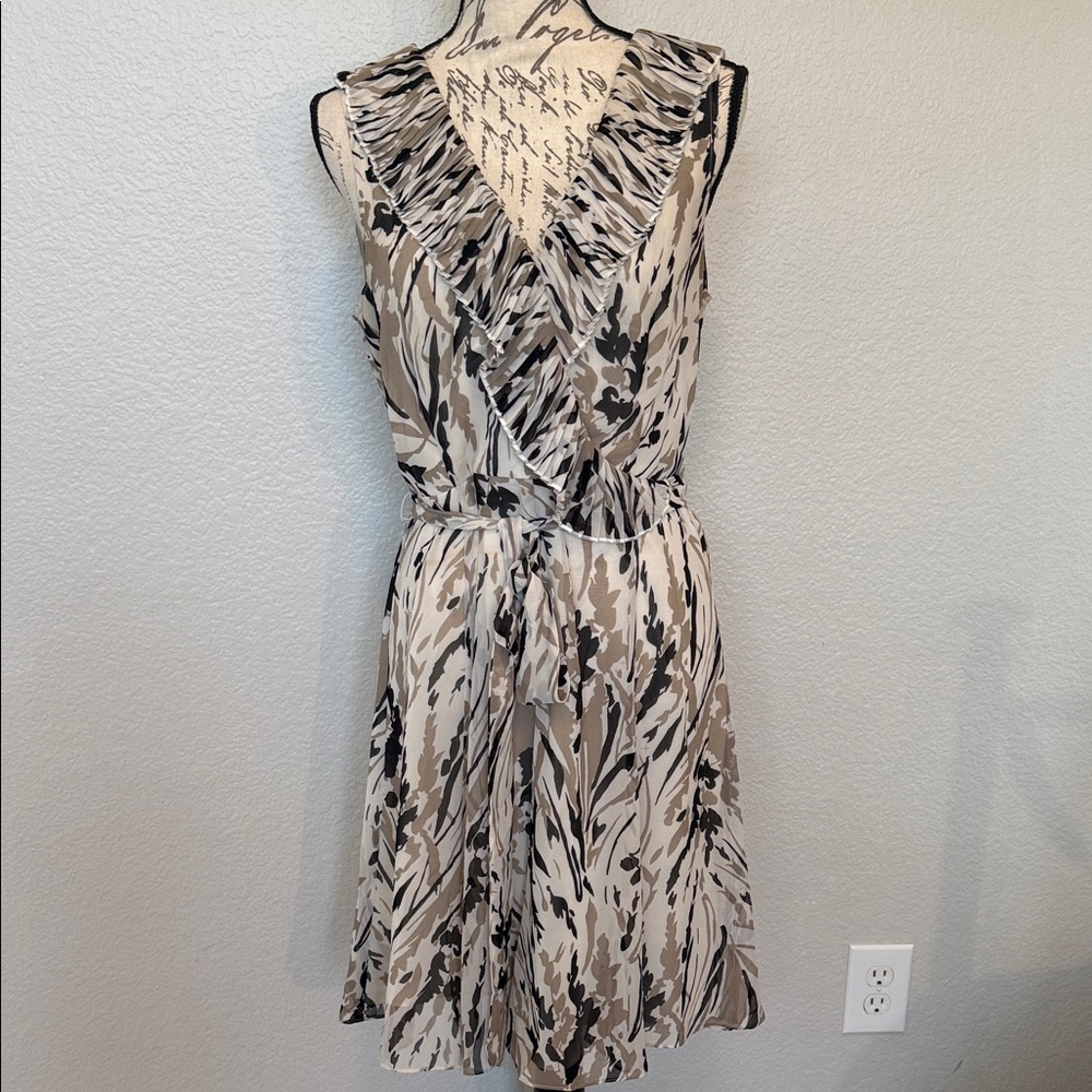 DKNYC Sleeveless Ruffled Wrap Midi Dress in Beige Black and Cream Abstract Sz 8